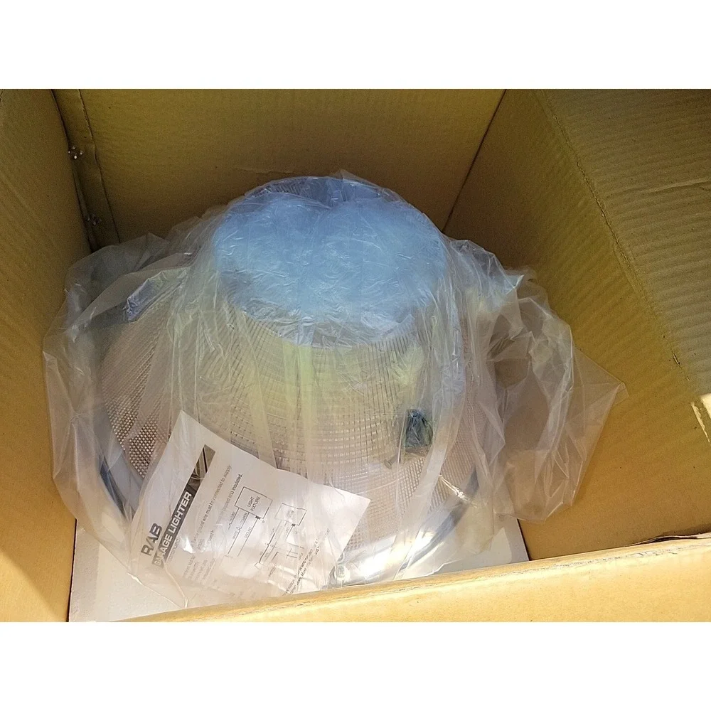 Van Garage 15 Inch Round 150W Metal Halide PSQT HPF Pulse Start Plus Lamp white
